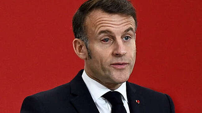 Елисейский дворец: у Макрона кровоточил кровеносный сосуд