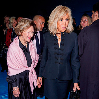 Брижит Макрон впервые посетила показ Dior