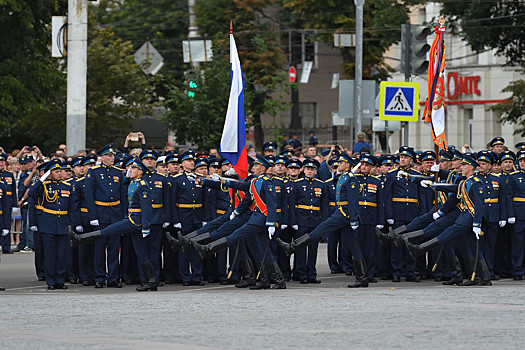 Около 2000 офицеров выпустились в Военно-воздушная академия в Воронеже