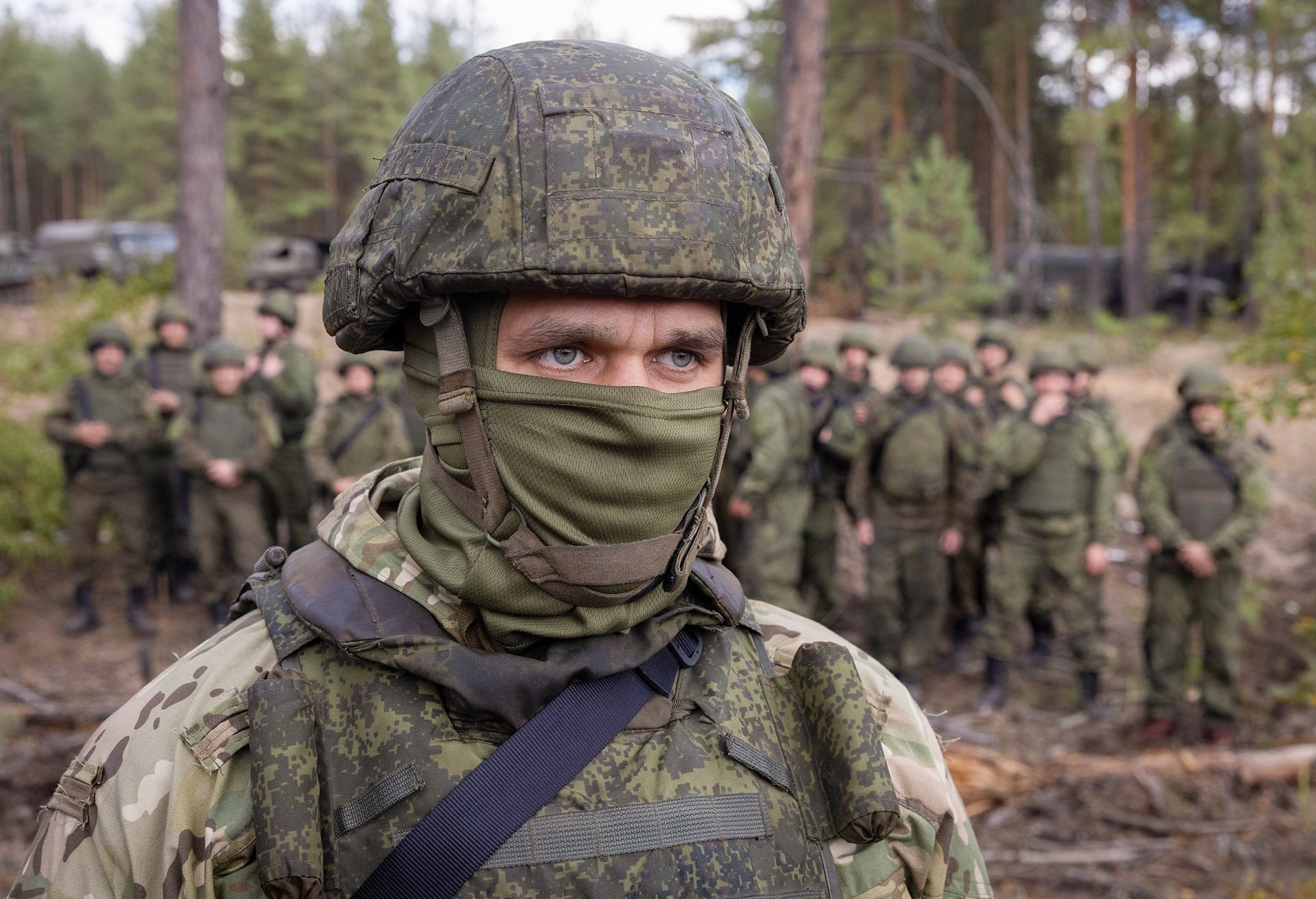 добровольный контрактник. мобилизованные псков. военная служба. армия россии. добровольный контрактник.