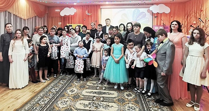 Работники Нефтеюганского филиала ССК навестили детей-инвалидов