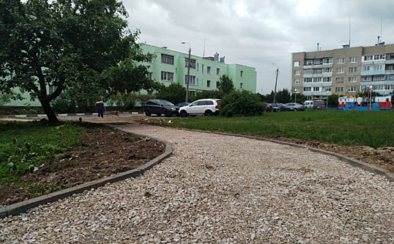 Специалисты приступили к ремонту тротуара в поселении Щаповское