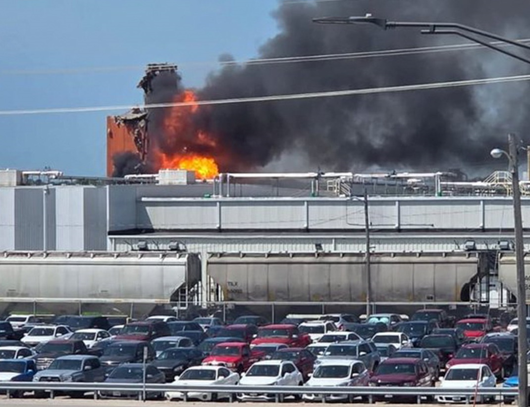 В США на заводе по производству гранул произошел мощный взрыв