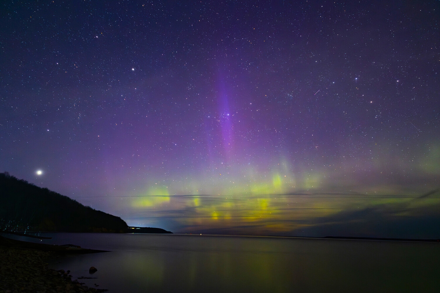 Мощные полярные сияния начинаются над Россией