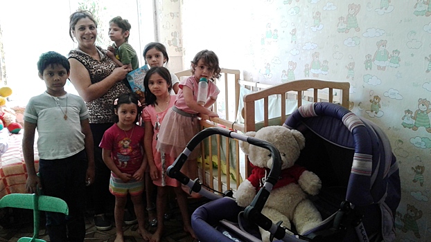 Участники сообщества «Родительский день» из ЮВАО помогли многодетной маме из региона