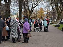 Жители поселка Первый на пикете страшно переругались друг с другом
