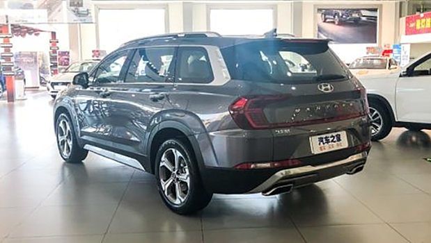 Удлиненный Hyundai Santa Fe 2019 с иной внешностью доехал до дилерских центров