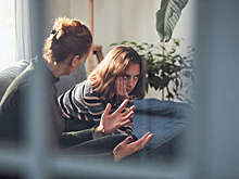 Психолог Свистунова: негативная коммуникация приводит к конфликтам с подростком