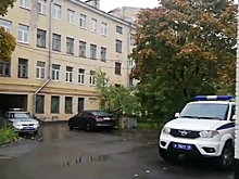Петербургский горком КПРФ взяла в осаду полиция