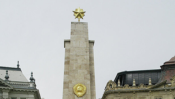 Вандал извинился за осквернение памятника советским воинам в Будапеште
