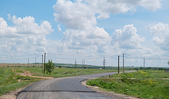 В Волгограде на улице Водников сняли старый асфальт