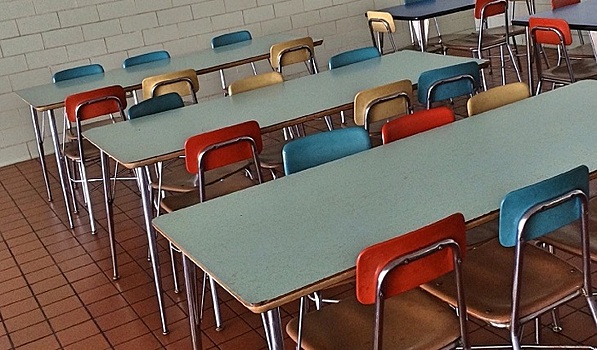 Смена названия не помогла «Профпиту» улучшить качество питания в школах