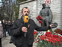 У Бронзового солдата читали свои стихи