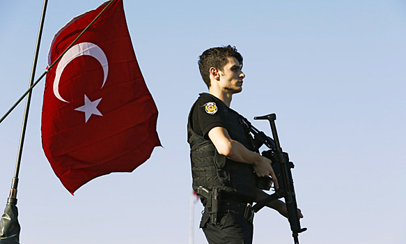 Вооруженные бандиты напали на россиянку в Турции