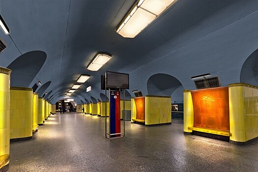 «Подправить свет, перекрасить свод»: Как сделать московское метро лучше