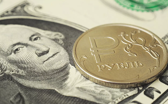 Рубль стал лидером роста к доллару среди развивающихся валют