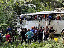 Туристический автобус перевернулся в Турции