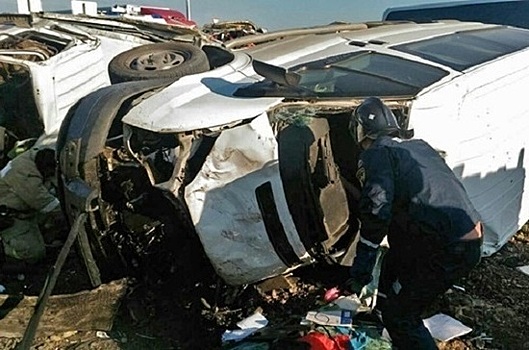 В Крыму один человек погиб при столкновении грузовика с микроавтобусом