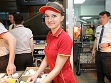 Новая услуга: в McDonald's появились официанты