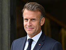 Макрон появился в солнечных очках в Елисейском дворце и призвал остальных смириться