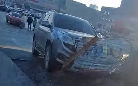 Мужчина пострадал в ДТП на парковке торгового центра в Рязани
