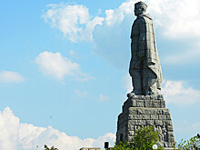 Советский солдат расколол Болгарию