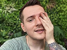 «Верил, что ссоры — это происки темных сил»: победителя «Битвы экстрасенсов» обвинили в абьюзе