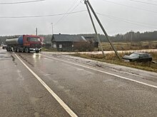 В Кировской области «двенадцатая» после ДТП с грузовиком улетела в кювет