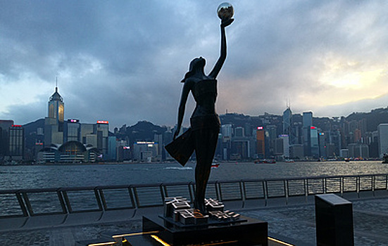 В Гонконге после реконструкции открылась набережная "Аллея звезд"