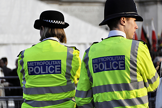 Полиция эвакуирует здания в Лондоне
