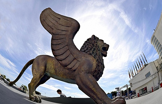 Статуя Золотого Льва Венецианского кинофестиваля