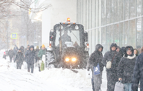 Снежные лавины и смертельные глыбы: по России прошлась страшная метель