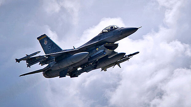 В Чехию прибыли истребители F-16 США