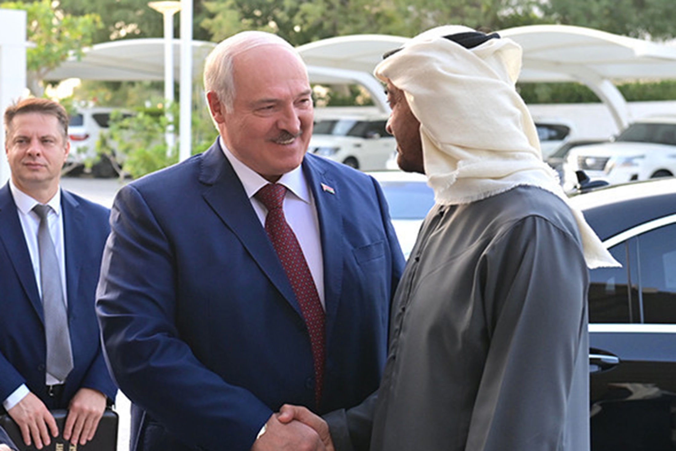 Лукашенко в Абу-Даби провел встречу с президентом ОАЭ
