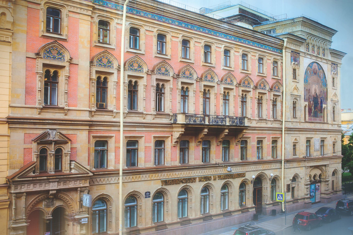 Студенты и преподаватели просят Минкульт проверить петербургский вуз