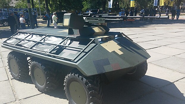 На Украине презентовали боевую роботомашину