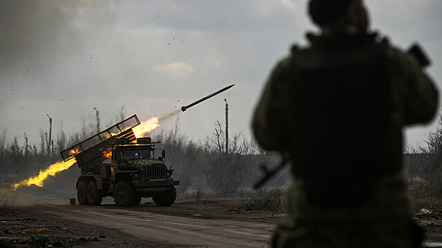Минобороны РФ: под Донецком уничтожены боеприпасы и техника ВСУ