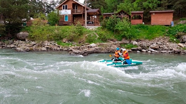 В Карачаево-Черкессии турист погиб при сплаве на катамаране по горной реке