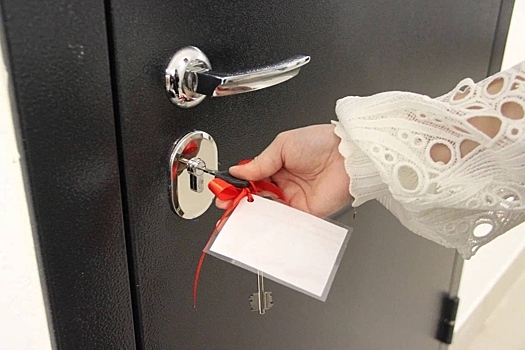 Илья Середюк разгневался из-за "показательных" вручений ключей от квартир