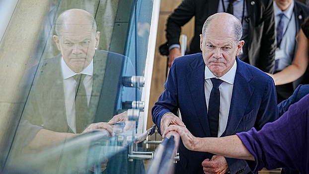 Welt: Шольц вышел из себя из-за вопроса о передаче истребителей Украине