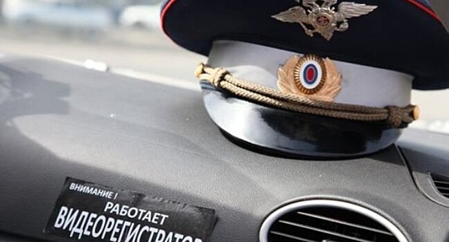 Жилеты, четки и жуткие маски. Популярные автомобильные талисманы