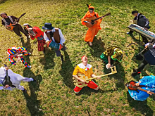 Герои сказки про Буратино сняли клип про отсутствие моста в поселке Тумботино