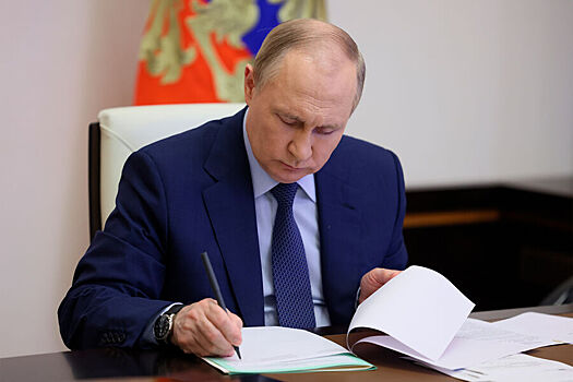 От штрафов до 20 лет колонии: какие законы подписал Путин