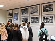 Фотовыставка, посвящённая 80 летию Победы в Войне сопротивления японским захватчикам, открылась в Екатеринбурге