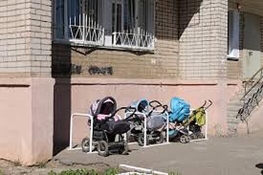 В Кущесвком районе украли коляску, оставленную возле больницы