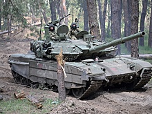 Автогонщики адаптировали негорючие костюмы для танкистов и летчиков