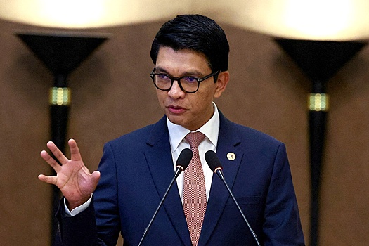 RFI: Президент Мадагаскара покинул страну на французском военном самолете