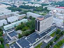 В Екатеринбурге фасад 12-этажного корпуса вуза стал солнечной электростанцией