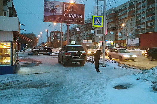 «Я паркуюсь как чудак»: Lexus AAA — места много, обойдёте