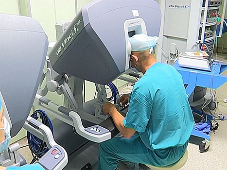 Почти 60% россиян согласны на операцию, которую проведет робот-хирург